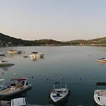 Prova Tisno